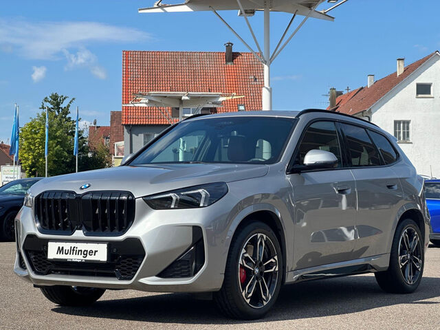 BMW X1 x23d M Sport PRO Massage ACC Pano.360Â°H/K.AHK Sportpaket Bluetooth HUD Navi LED Klima PDC el. Ansicht 4 für Fahrzeugdetailseite