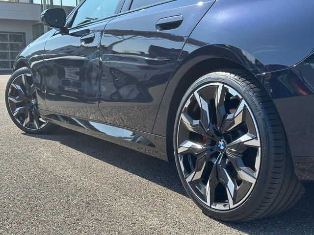 BMW 540 d xDr.M Sport Pro AutobhanAss.Bow&Wil.AHK 21 Sportpaket Bluetooth HUD Navi LED Vollleder Klima PD Ansicht 10 für Fahrzeugdetailseite