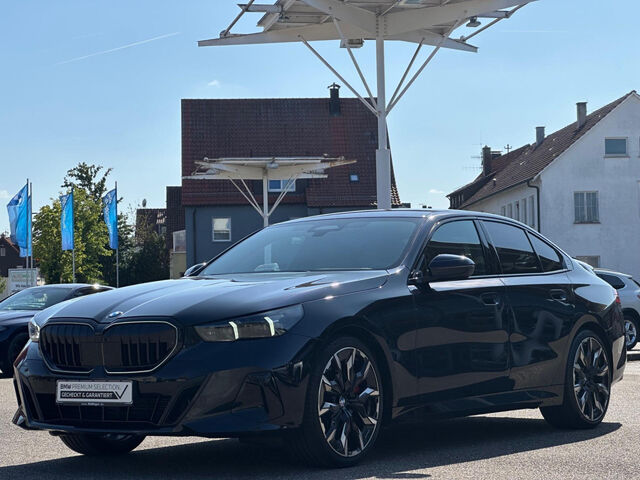 BMW 540 d xDr.M Sport Pro AutobhanAss.Bow&Wil.AHK 21 Sportpaket Bluetooth HUD Navi LED Vollleder Klima PD Ansicht 4 für Fahrzeugdetailseite