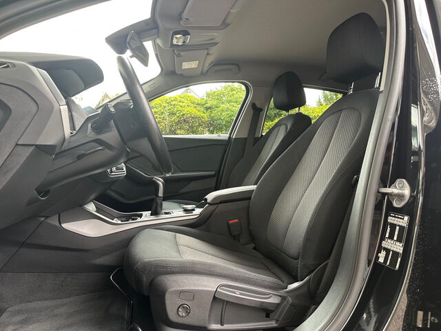 BMW 118 i LiveProf.Kamera LED Lenkradh.Tempom.Lordose Bluetooth Navi Klima PDC el. Fenster Ansicht 10 für Fahrzeugdetailseite