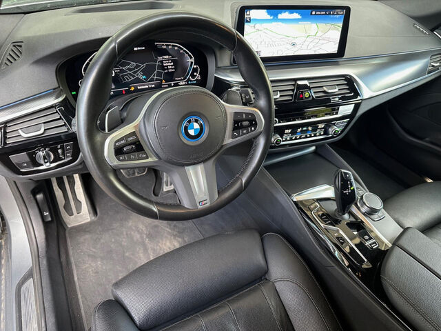 BMW 530 e T.M Sport Pro HUD Sitzbel.SoftCl.SuView.19 Sportpaket Bluetooth Navi LED Vollleder Klima PDC el Ansicht 12 für Fahrzeugdetailseite