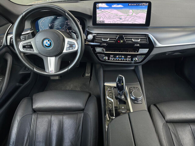 BMW 530 e T.M Sport Pro HUD Sitzbel.SoftCl.SuView.19 Sportpaket Bluetooth Navi LED Vollleder Klima PDC el Ansicht 13 für Fahrzeugdetailseite