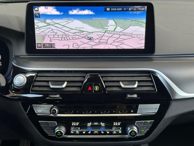 BMW 530 e T.M Sport Pro HUD Sitzbel.SoftCl.SuView.19 Sportpaket Bluetooth Navi LED Vollleder Klima PDC el Ansicht 15 für Fahrzeugdetailseite