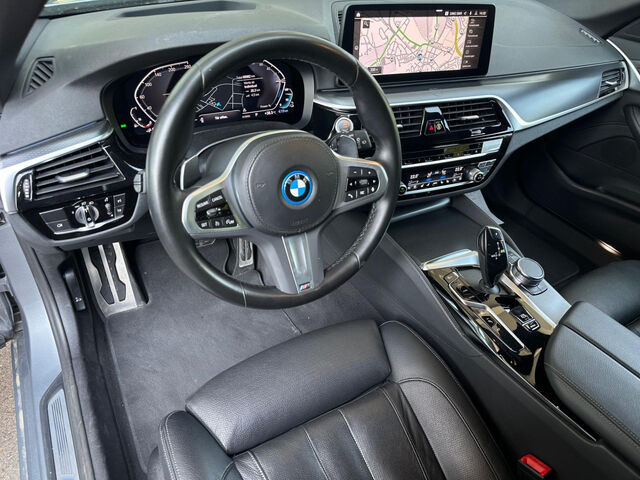 BMW 530 e T.M Sport Pro HUD Sitzbel.SoftCl.SuView.19 Sportpaket Bluetooth Navi LED Vollleder Klima PDC el Ansicht 12 für Fahrzeugdetailseite