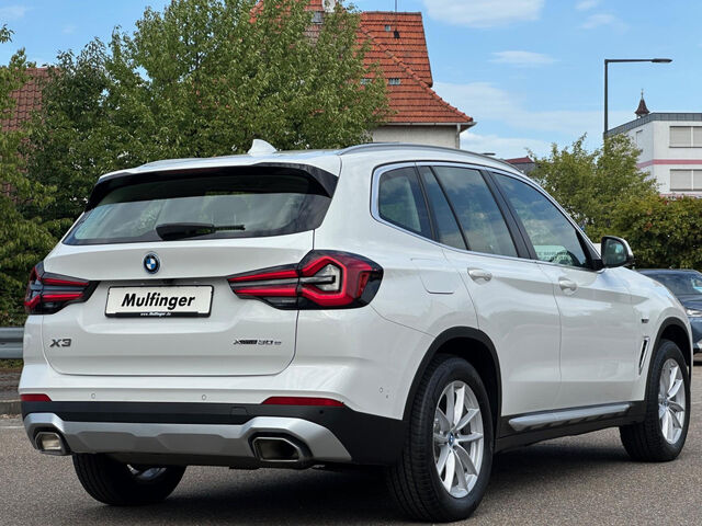 BMW X3 x30e Sports.HUD SurView.LiveProf.HiFi DrivAss Bluetooth Navi LED Klima Standhzg PDC el. Fenster Ansicht 7 für Fahrzeugdetailseite