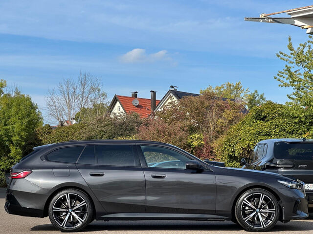 BMW 520 d xDr.T. M Sport Standh.PanoD.AHK Sitzbel.20 Sportpaket Bluetooth HUD Navi LED Vollleder Klima St Ansicht 4 für Fahrzeugdetailseite