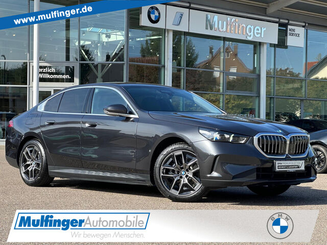BMW 530 e Iconic AutobahnAss.ACC 360°Sitzbel.H/K.AHK Bluetooth HUD Navi LED Vollleder Klima Standhzg PDC Ansicht 1 für Fahrzeugdetailseite