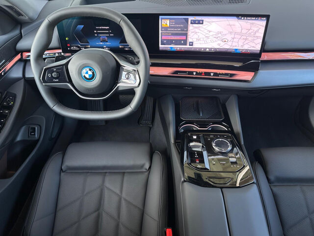 BMW 530 e Iconic AutobahnAss.ACC 360°Sitzbel.H/K.AHK Bluetooth HUD Navi LED Vollleder Klima Standhzg PDC Ansicht 13 für Fahrzeugdetailseite