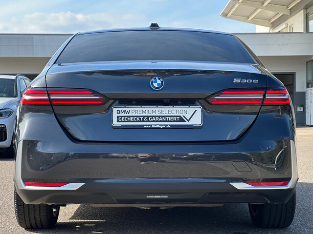 BMW 530 e Iconic AutobahnAss.ACC 360°Sitzbel.H/K.AHK Bluetooth HUD Navi LED Vollleder Klima Standhzg PDC Ansicht 8 für Fahrzeugdetailseite