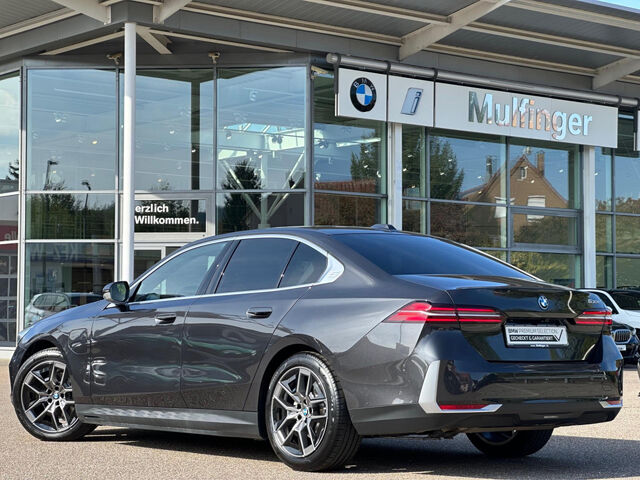 BMW 530 e Iconic AutobahnAss.ACC 360°Sitzbel.H/K.AHK Bluetooth HUD Navi LED Vollleder Klima Standhzg PDC Ansicht 9 für Fahrzeugdetailseite