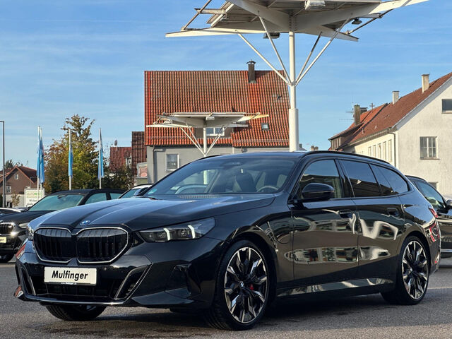 BMW 550 e xDr.M PRO M Multisitz.IntAktiv.Pano.B+W.AHK Sportpaket Bluetooth HUD Navi LED Vollleder Klima A Ansicht 4 für Fahrzeugdetailseite