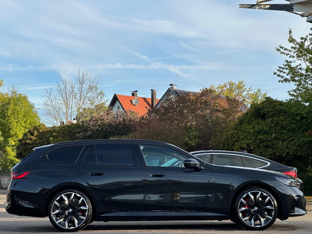 BMW 550 e xDr.M PRO M Multisitz.IntAktiv.Pano.B+W.AHK Sportpaket Bluetooth HUD Navi LED Vollleder Klima A Ansicht 5 für Fahrzeugdetailseite
