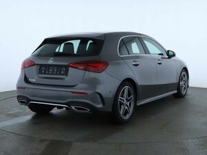 MERCEDES-BENZ A 200 AMG-Line *Panoramadach*R.-Kamera*...