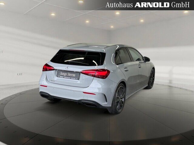 MERCEDES-BENZ A 200 AMG-Line Ansicht 4 für Fahrzeugdetailseite