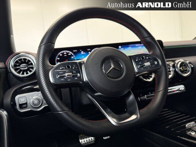MERCEDES-BENZ CLA 200 Shooting Brake CLA 200 SB AMG-Line Ansicht 9 für Fahrzeugdetailseite