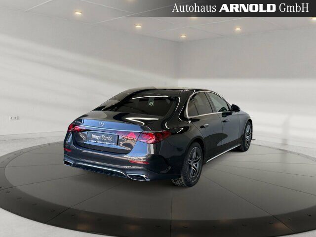 MERCEDES-BENZ E 220 d AMG-Line Ansicht 4 für Fahrzeugdetailseite