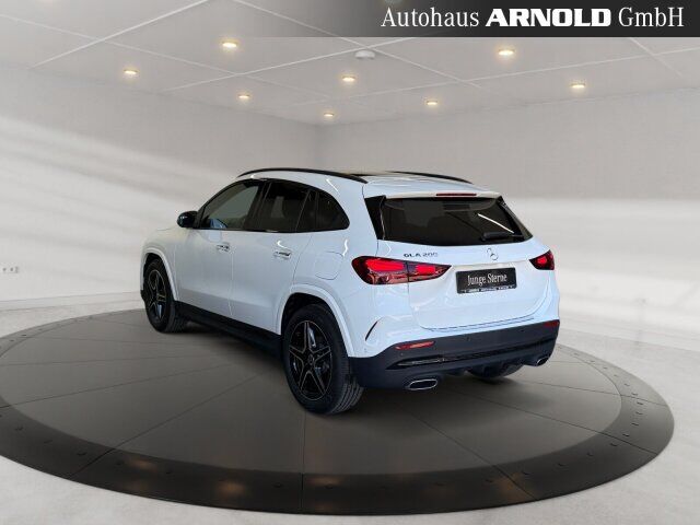 MERCEDES-BENZ GLA 200 AMG-Line Ansicht 3 für Fahrzeugdetailseite