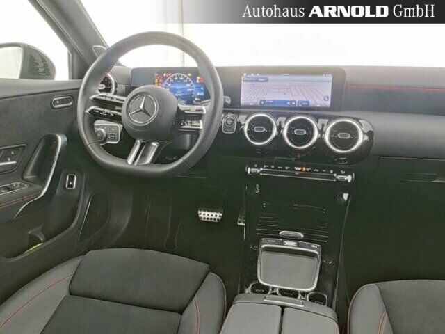 MERCEDES-BENZ A 250 e AMG-Line Ansicht 5 für Fahrzeugdetailseite