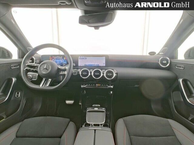 MERCEDES-BENZ A 250 e AMG-Line Ansicht 6 für Fahrzeugdetailseite
