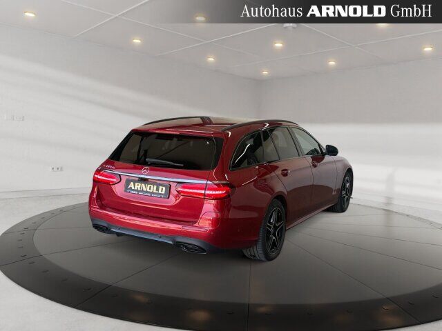 MERCEDES-BENZ E 300 T de AMG-Line Ansicht 3 für Fahrzeugdetailseite