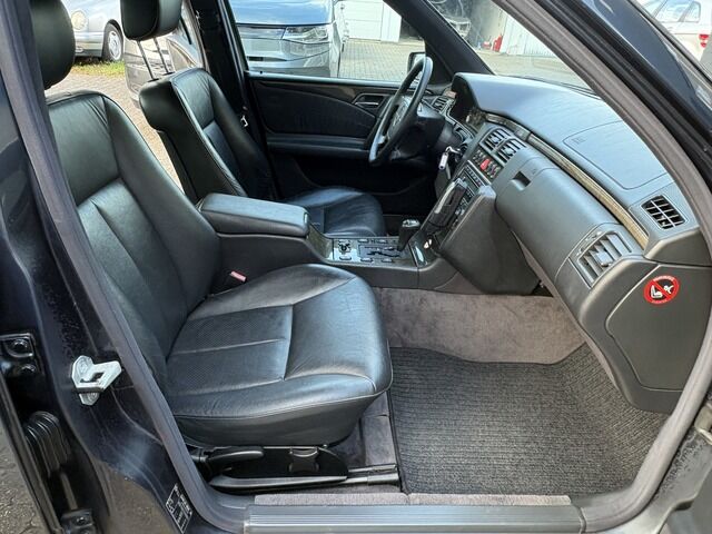 MERCEDES-BENZ E 280 Avantgarde * Leder * Xenon * PDC
