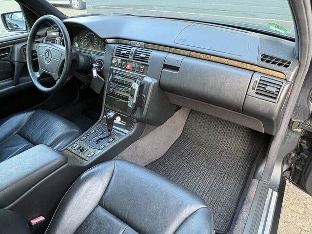 MERCEDES-BENZ E 280 Avantgarde * Leder * Xenon * PDC