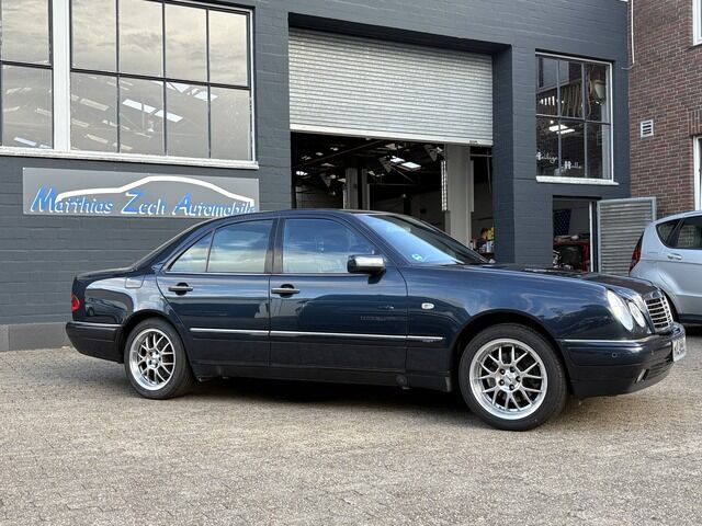 MERCEDES-BENZ E 280 Avantgarde * Leder * Xenon * PDC