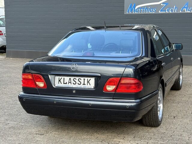 MERCEDES-BENZ E 280 Avantgarde * Leder * Xenon * PDC