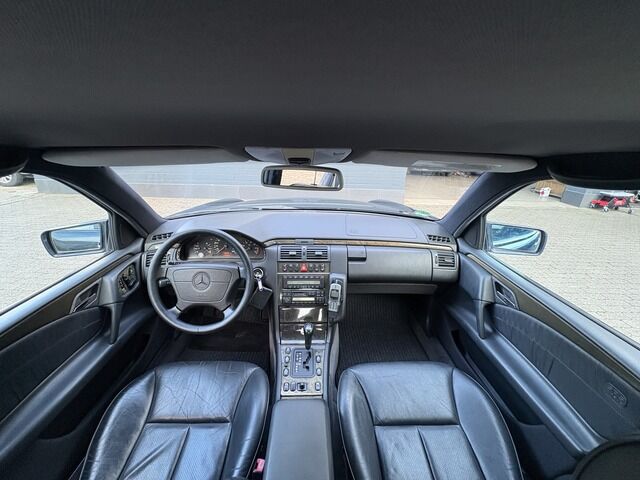 MERCEDES-BENZ E 280 Avantgarde * Leder * Xenon * PDC