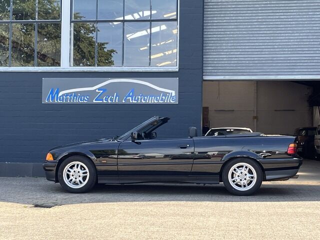 BMW 318 i Cabrio E 36 * Triple Black * Leder