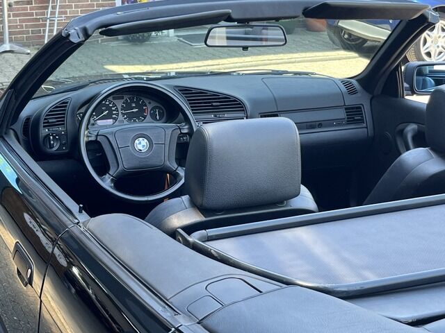 BMW 318 i Cabrio E 36 * Triple Black * Leder