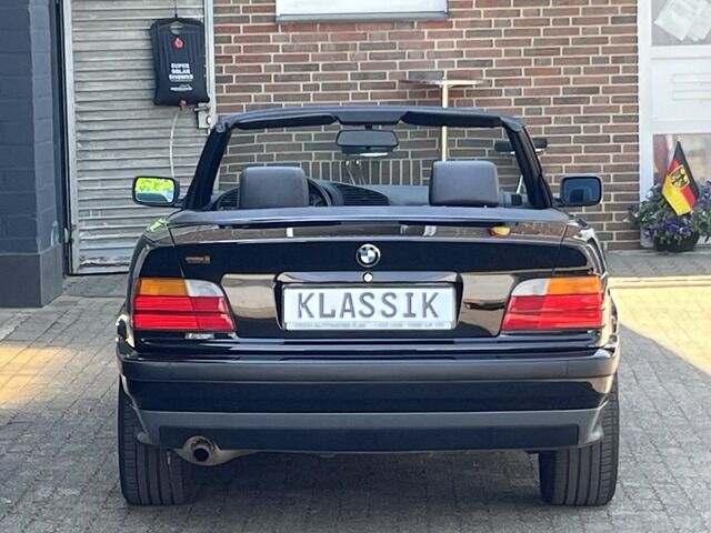 BMW 318 i Cabrio E 36 * Triple Black * Leder