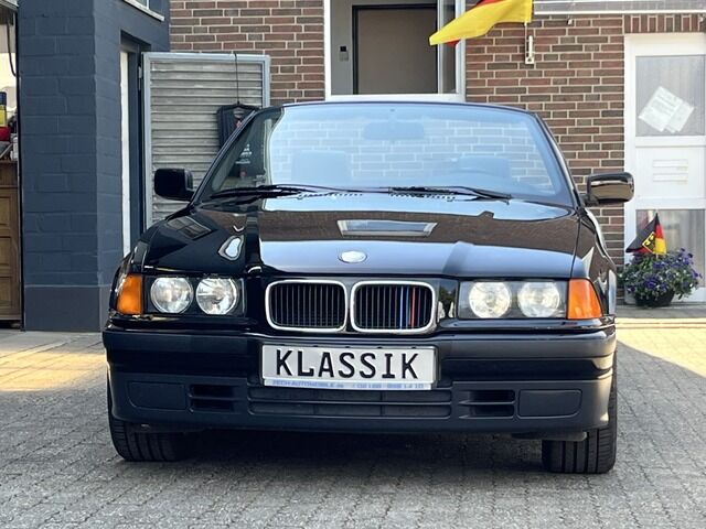 BMW 318 i Cabrio E 36 * Triple Black * Leder
