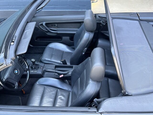 BMW 318 i Cabrio E 36 * Triple Black * Leder
