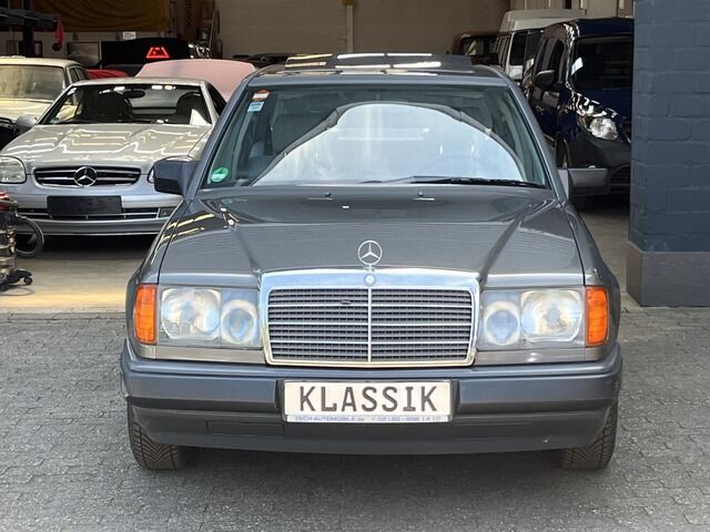 MERCEDES-BENZ 230