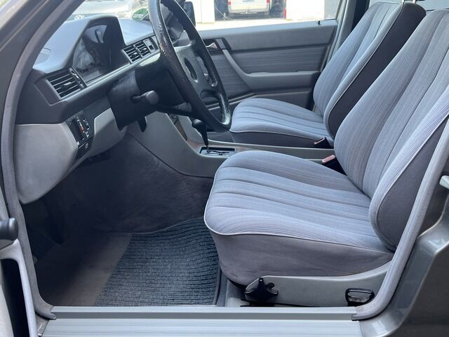 MERCEDES-BENZ 230 E W 124 Automatik * ESSD * 1. Lack