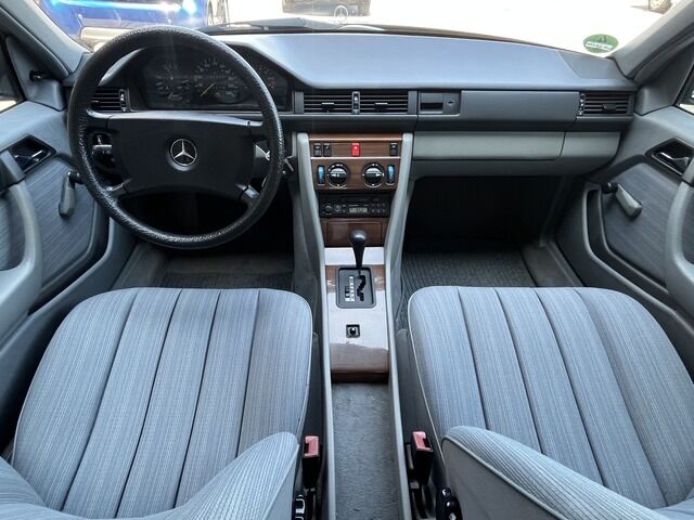 MERCEDES-BENZ 230 E W 124 Automatik * ESSD * 1. Lack