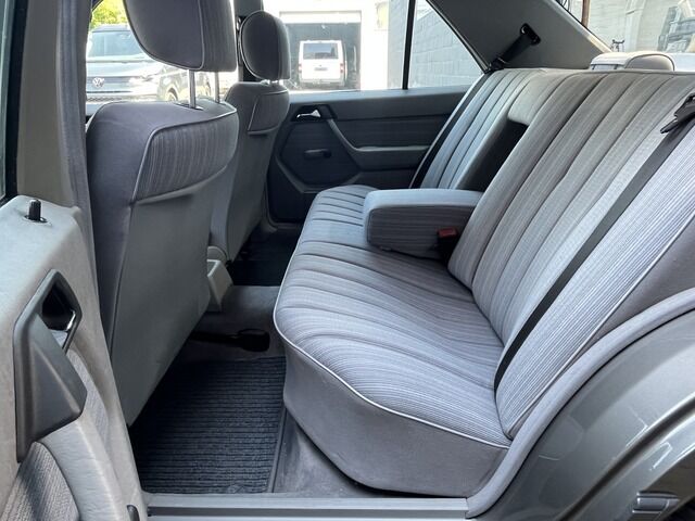 MERCEDES-BENZ 230 E W 124 Automatik * ESSD * 1. Lack