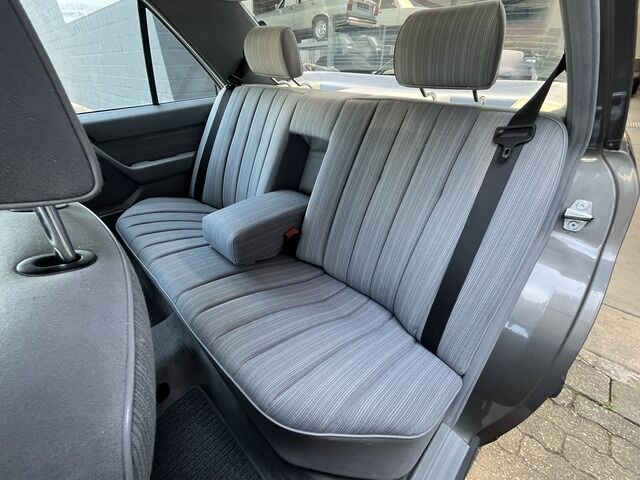 MERCEDES-BENZ 230 E W 124 Automatik * ESSD * 1. Lack