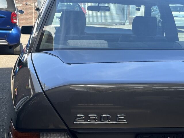 MERCEDES-BENZ 230 E W 124 Automatik * ESSD * 1. Lack