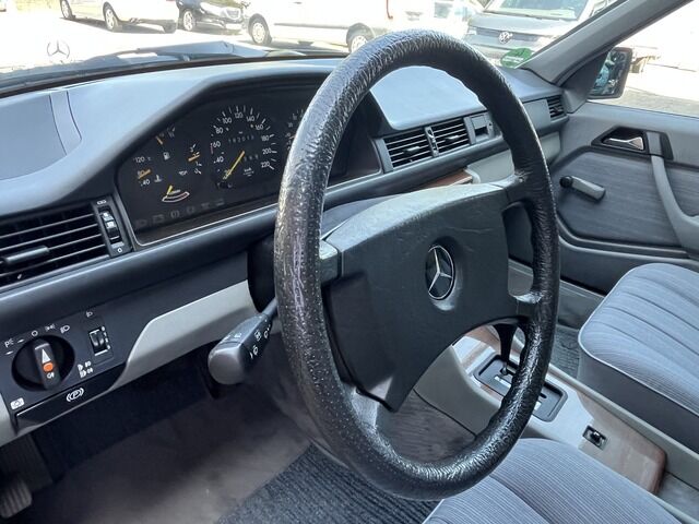 MERCEDES-BENZ 230 E W 124 Automatik * ESSD * 1. Lack