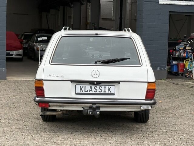 MERCEDES-BENZ E 200 T S123 *SSD *5 Gang *AHK *EFH