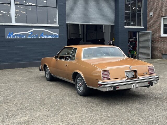 PONTIAC ANDERE Grand Prix 5,0 V 8 * Schweizer Fahrzeug