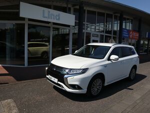 MITSUBISHI Outlander PHEV 4WD ACCA, SHZ, UVM......