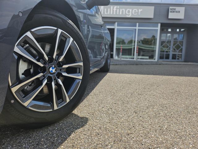 BMW 218 Active Tourer 218i AT. M Sport HUD ACC SuView Ad-LED H/K AHK Sportpaket Bluetooth Navi Klima PDC el. Fenster Ansicht 10 für Fahrzeugdetailseite