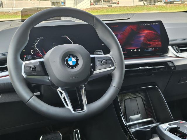 BMW 218 Active Tourer 218i AT. M Sport HUD ACC SuView Ad-LED H/K AHK Sportpaket Bluetooth Navi Klima PDC el. Fenster Ansicht 13 für Fahrzeugdetailseite