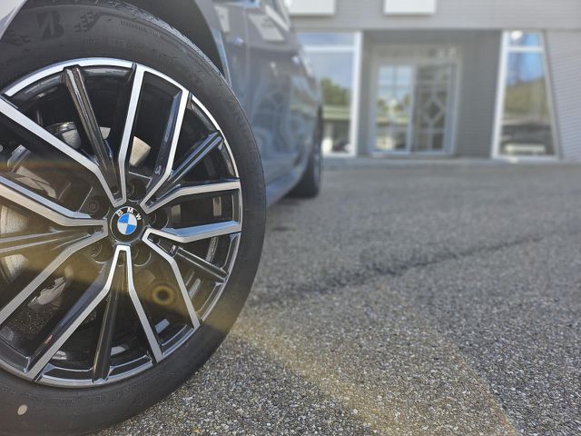 BMW 218 Active Tourer 218i AT. M Sport ACC HUD SurrView H/K Aktivs.AHK Sportpaket Bluetooth Navi LED Klima PDC el. Fenster Ansicht 10 für Fahrzeugdetailseite