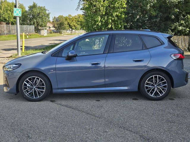 BMW 218 Active Tourer 218i AT. M Sport ACC HUD SurrView H/K Aktivs.AHK Sportpaket Bluetooth Navi LED Klima PDC el. Fenster Ansicht 3 für Fahrzeugdetailseite