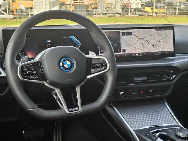BMW 330 e xDr.T. M Pro HUD ACC SuView Ad-LED H/K AHK Sportpaket Bluetooth Navi Vollleder Klima Standhzg P Ansicht 12 für Fahrzeugdetailseite
