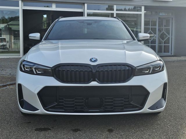 BMW 330 e xDr.T. M Pro HUD ACC SuView Ad-LED H/K AHK Sportpaket Bluetooth Navi Vollleder Klima Standhzg P Ansicht 9 für Fahrzeugdetailseite